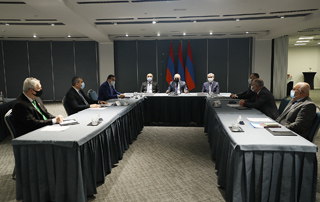 The regular sitting of the Consultative Assembly held with the participation of the Prime Minister and the leaders of the extra-parliamentary political forces