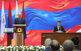 Le Conseil des anciens d'Erevan a fait preuve de volonté politique sur la voie de la réalisation d'un nouveau modèle d'autonomie locale en Arménie - Le discours du Premier ministre lors de la cérémonie de prestation de serment du maire d'Erevan