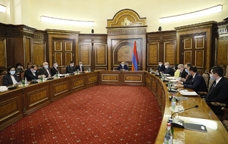 The implementation process of the target program of 500 kindergartens and 300 schools discussed
