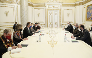 PM Pashinyan receives EU delegation 