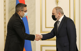 PM Pashinyan holds farewell meeting with the Syrian Ambassador to Armenia