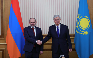 Le Premier ministre Pashinyan a rencontré Kassym-Jomart Tokaïev à Nur-Sultan