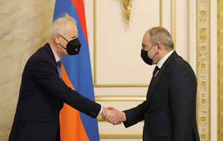 PM Pashinyan receives Special Envoy of Canada to EU and Europe 