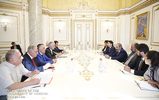 Le Premier ministre a discuté d'un certain nombre de questions visant au développement de l'économie avec les membres de l'Union nationale des employeurs d'Arménie