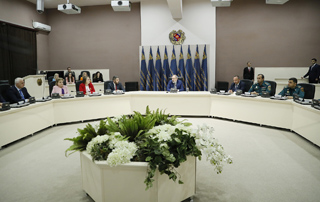 Премьер-министр Пашинян представил аппарату МЧС новоназначенного министра 