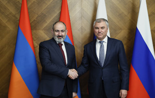 Le Premier ministre Pashinyan rencontre le président de la Douma d'État, Viatcheslav Volodin