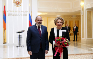Nikol Pashinyan meets with Valentina Matviyenko