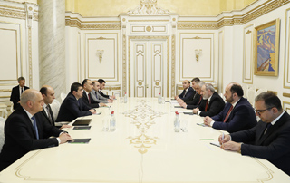 Le bénéficiaire numéro un du processus de règlement du conflit du Haut-Karabagh est l'Artsakh et le peuple de l'Artsakh : une consultation coprésidée par Nikol Pashinyan et Araik Harutyunyan a eu lieu