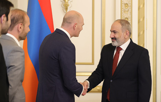 Le Premier ministre Pashinyan a reçu le Directeur exécutif de l'Association des centres de commerce mondial