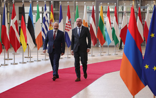 Премьер-министр Пашинян провел встречу с Шарлем Мишелем