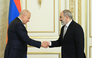 Le Premier ministre Pashinyan a reçu l'Ambassadeur de Russie en Arménie