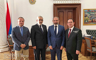 Le Premier ministre a reçu la délégation du Comité central libanais de la Fédération révolutionnaire arménienne
