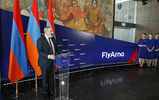  Наша политическая приверженность заключалась в том, чтобы цвета нашего флага появлялись на все большем количестве самолетов: премьер-министр присутствовал на церемонии запуска национального авиаперевозчика Fly Arna