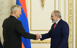 Le Premier ministre Pashinyan et l'Ambassadeur allemand discutent de l'agenda de la coopération arméno-allemande