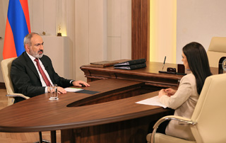Премьер-министр ответил на вопросы представителей СМИ и НПО