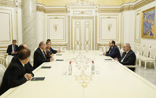 The Prime Minister receives the representatives of the Armenian Missionary Association of America