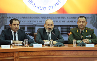 Премьер-министр Пашинян представил высшему командному составу ВС новоназначенного начальника Генерального штаба ВС Эдварда Асряна
