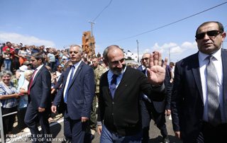 "Nous allons transmettre aux générations futures une Arménie libre, heureuse et puissante " : Le Premier ministre assiste à la cérémonie d’inauguration d’un Mémorial à Hrazdan