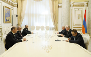 Le Premier ministre Pashinyan a reçu Igor Khovaev