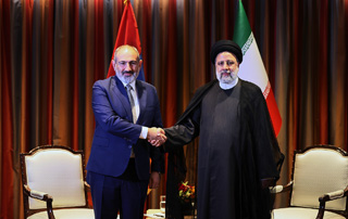 Armenian Prime Minister, President of Iran meet in New York