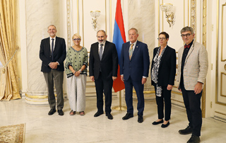 Le Premier ministre a reçu la délégation du groupe d'amitié France-Arménie du Sénat français