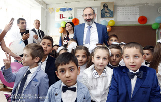 A l'occasion de la Journée de la connaissance, le Premier ministre a visité l'école principale N 3 de Sevan