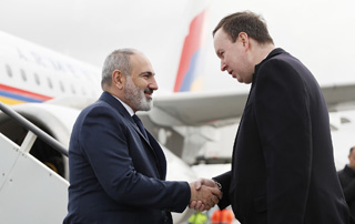 Le Premier ministre Pashinyan arrivé à Saint-Pétersbourg