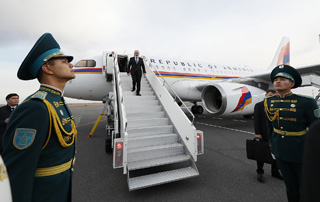 PM Pashinyan arrives in Astana on a working visit