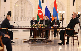 The Prime Minister of Armenia, the Presidents of Russia and Azerbaijan adopt a statement based on the Sochi meeting 
