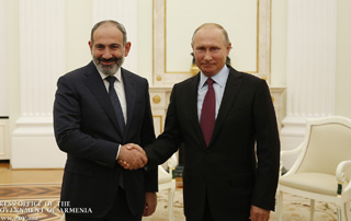 Nikol Pashinyan meets with Vladimir Putin in Moscow

