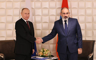 Rencontre entre le Premier ministre arménien et le Président russe après la réunion de l'OTSC