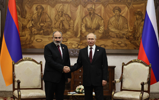 Nikol Pashinyan, Vladimir Putin meet in Bishkek