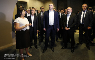 Nikol Pashinyan et Mamuka Bakhtadze ont visité l'usine de brandy d'Erevan