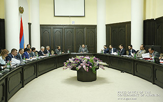 Премьер-министр Никол Пашинян провел внеочередное условное заседание правительства