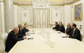 Prime Minister Pashinyan receives Igor Khovaev

