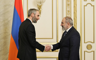 Le Premier ministre a discuté avec Petr Pirunčík des questions liées au développement de la coopération arméno-tchèque