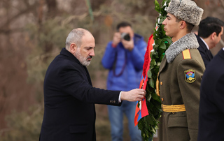 Վարչապետը հարգանքի տուրք է մատուցել Սումգայիթի ոճրագործության զոհերի հիշատակին