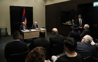 Le Premier ministre Pashinyan a résumé sa visite en Allemagne lors d'une rencontre avec des représentants de la communauté arménienne