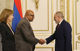 The Prime Minister receives the Deputy Secretary for Global Markets of the US Department of Commerce