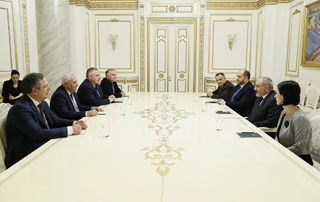 We expect an impressive championship. The Prime Minister received the Presidents of the International and European Weightlifting Federations