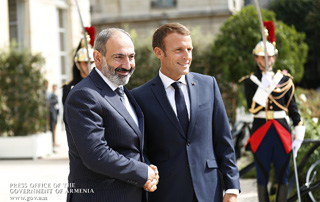 Rencontre entre Nikol Pashinyan et Emmanuel Macron au Palais de l'Elysée