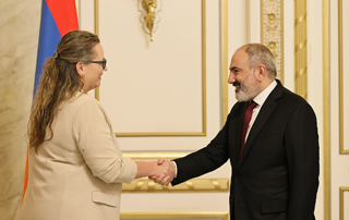 Премьер-министр принял заместителя помощника госсекретаря США