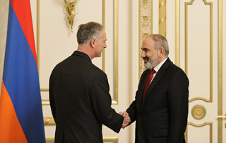 The Prime Minister receives the U.S. Co-chair of the OSCE Minsk Group Louis Bono