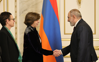 Премьер-министр Пашинян принял главу МИД Франции Катрин Колонну