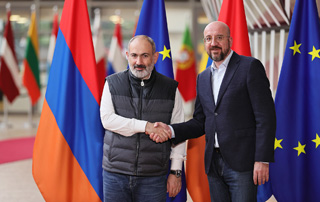 Rencontre informelle entre le Premier ministre Pashinyan et Charles Michel 