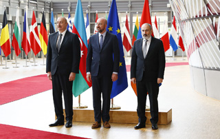 В Брюсселе состоялась трехсторонняя встреча премьер-министра Армении, председателя Европейского совета и президента Азербайджана 