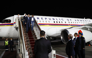 Le Premier ministre, accompagné de son épouse, est arrivé à Moscou pour une visite de travail 