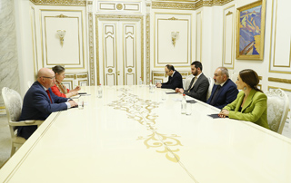 
Le Premier ministre a discuté avec le Vice-président de la commission de l'APCE de la situation résultant du blocage du corridor de Latchine
