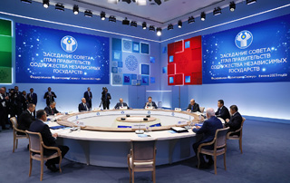 Le Premier ministre Pashinyan participe à la séance du Conseil des chefs de gouvernement de la CEI