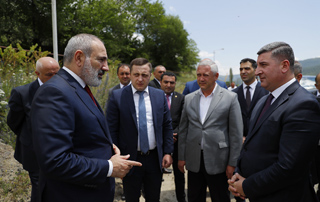 The Prime Minister gets acquainted with the progress of the development projects implemented in various communities in Kotayk Province
